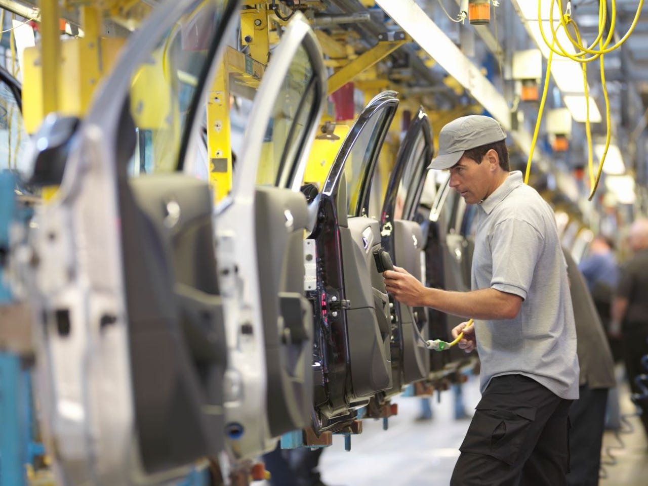 The global shortage of chips is threatening the economic recovery