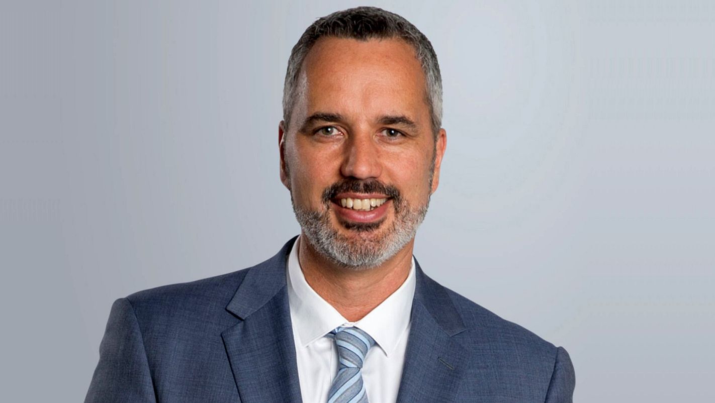Kiwis embrace AI at work, but trust and governance pose challenges