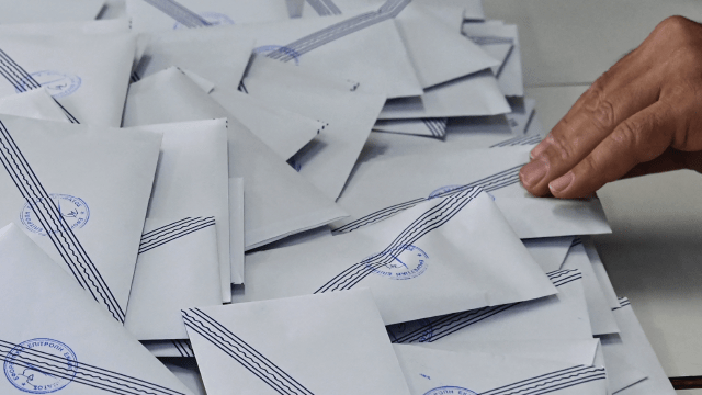 People Around the World Want Political Change, but Many Doubt It Can Happen